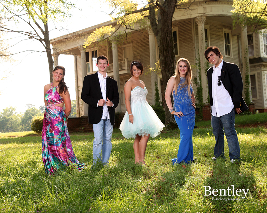 Senior portraits, location session, Bentley Photography